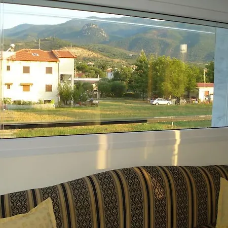 Mountain View Great With Excellent Location In Lägenhet