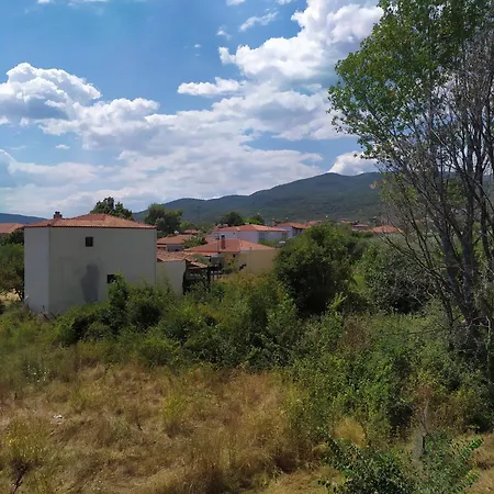 아파트 Mountain View Great With Excellent Location In 아스프로발타